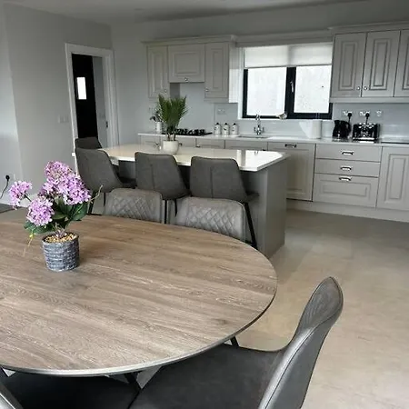 Kells Ocean View Luxury Retreat *