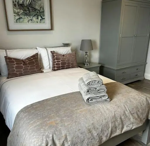 Kells Ocean View Luxury Retreat *