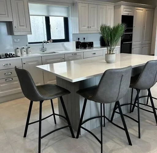 Feriehus Kells Ocean View Luxury Retreat *